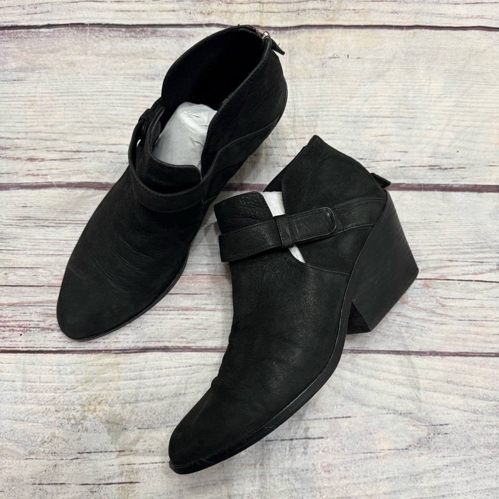Eileen Fisher Ives Tumbled Nubuck Booties Black Size 12